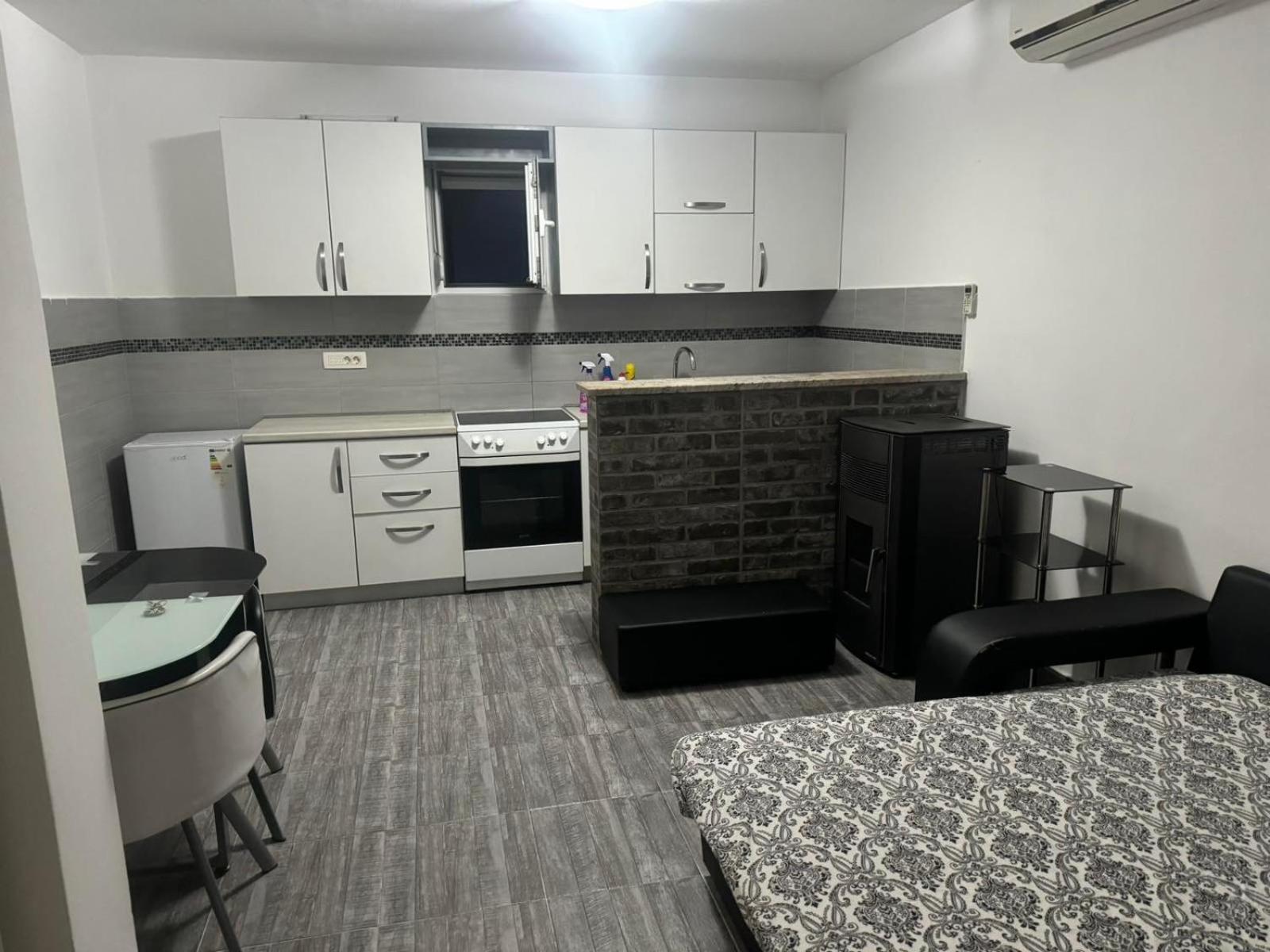 Anita Guest House Tivat Exterior foto